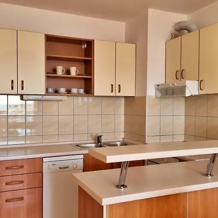 Cesarica Apartment Omis