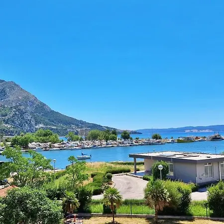 Cesarica Apartman *